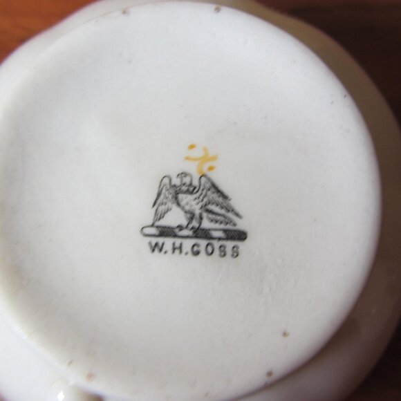 W.H. Goss crested heraldry china vintage Chesterfield teacup (GC057 Grace) - Picture 8 of 8